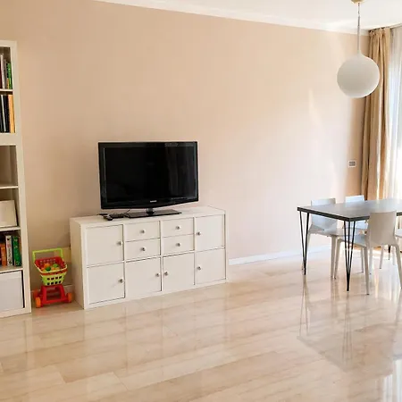 Isabella Apartments - 100Mq Nel Centro Storico Con 2 Bagni E Fino A 6 Ospiti Apartment *