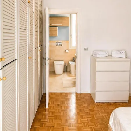 Isabella Apartments - 100Mq Nel Centro Storico Con 2 Bagni E Fino A 6 Ospiti Apartment Bologna